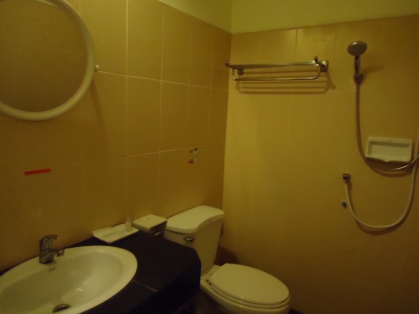 standard_room_ayarasparesort_toilet1